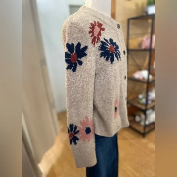 Floral Patterned Beige Sweater - Picture 3 of 4
